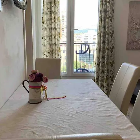 Sweet Peppermint View Split